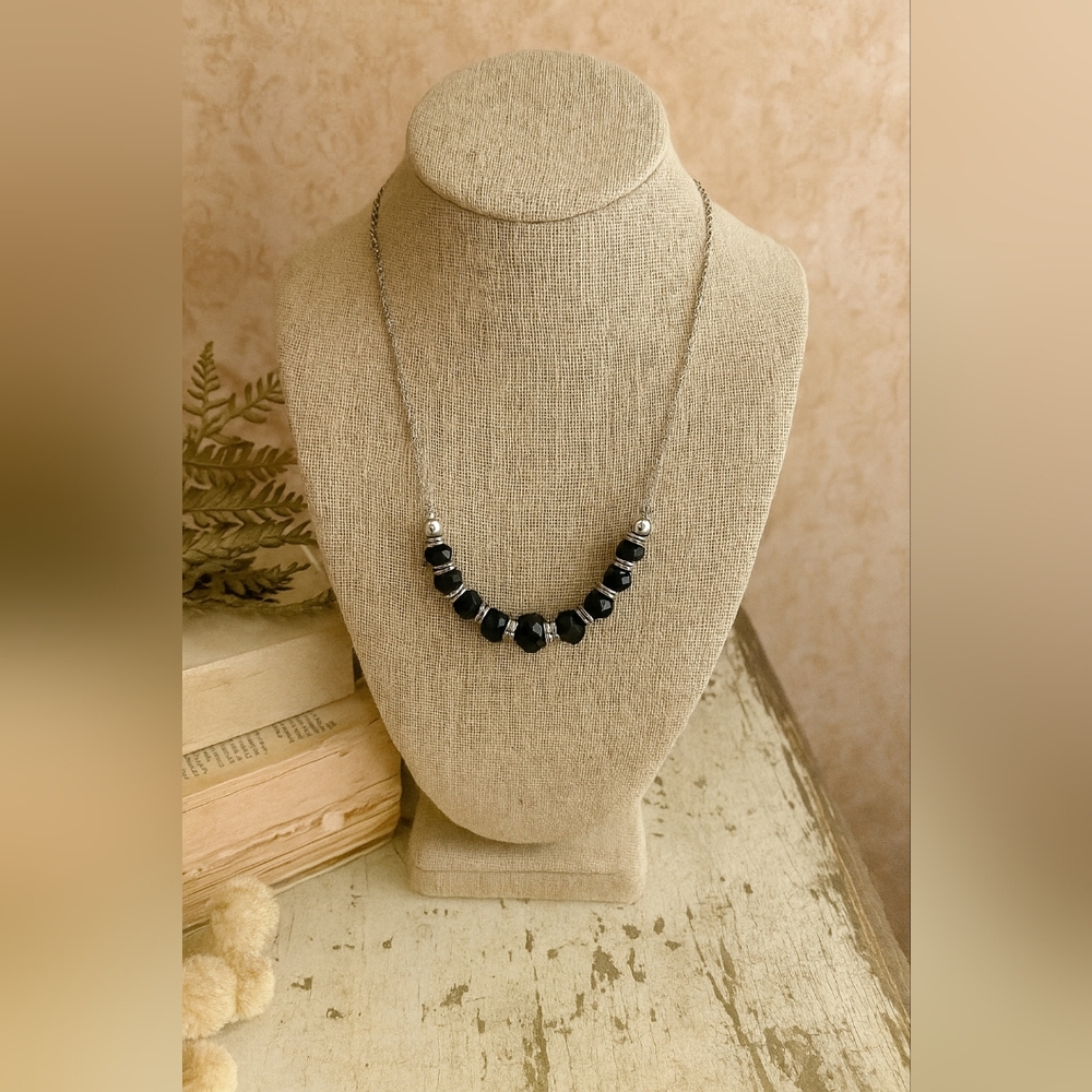 Vintage-Inspired Black Faceted Bead Necklace with Silver Accents